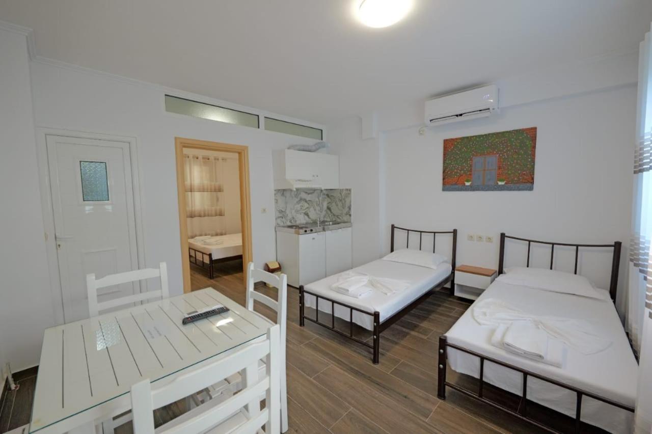 Eduard Lagji Apartament Lukovë Habitación foto